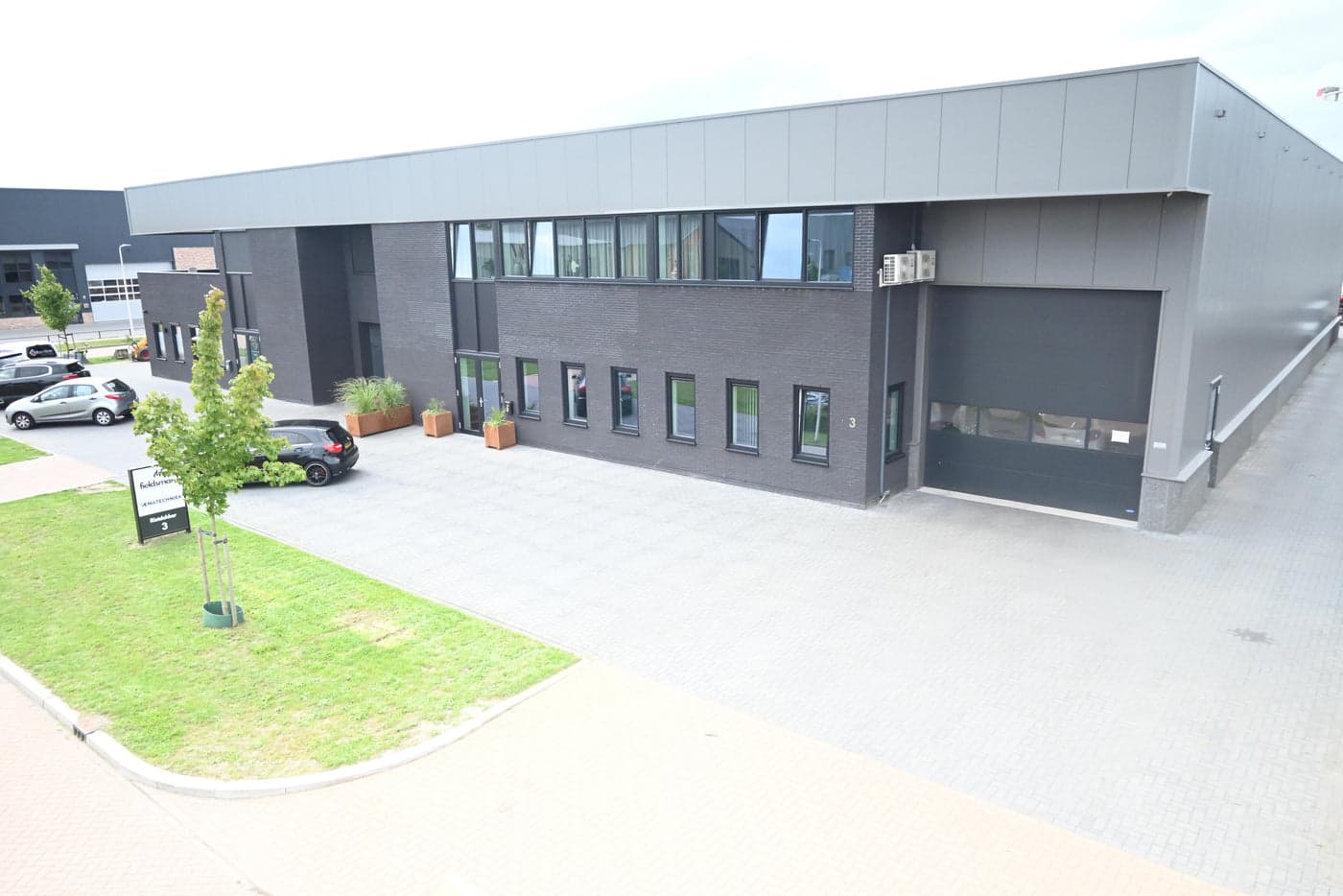 Aanbouwdelen van Vematechniek in gebruik op de bouwplaats